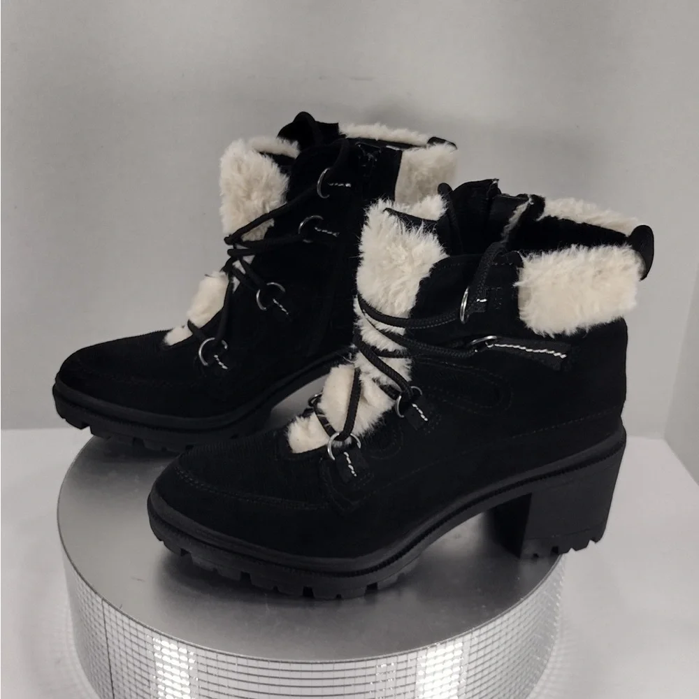 Jelly pop Women's Black and White Boots size 7.5 brand new w/outbox & tags